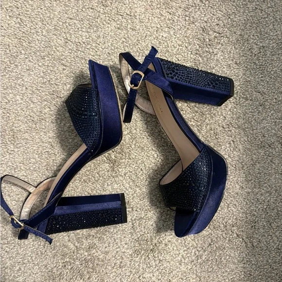 De Blossom Collection Navy Blue Heels - Picture 2 of 3